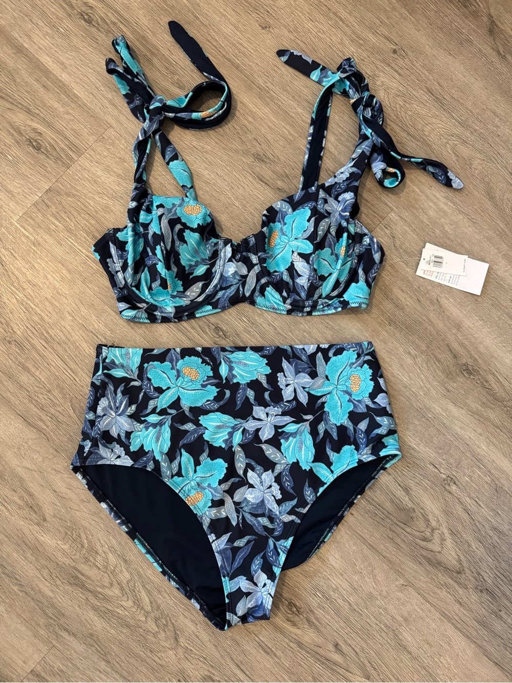 Old Navy Floral Underwire Bikini Set in Teal and Navy